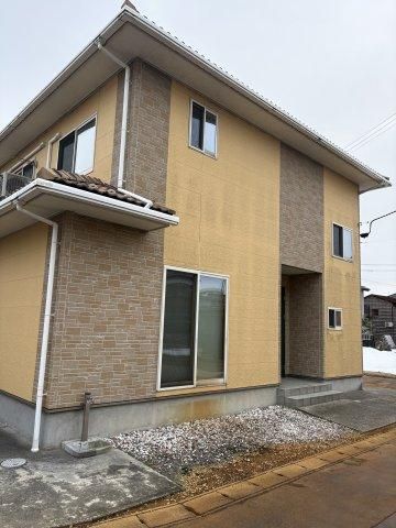 4LDK+S Detached House for Sale in Mitsuke, Niigata - 117m2 - Thumbnail 2
