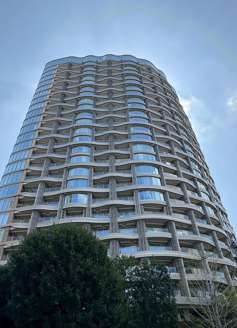 3LDK Apartment in Shibuya, Tokyo - 85.46m2 for Sale - Thumbnail 2