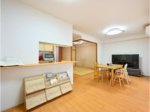 3LDK Apartment for Sale in Kita Ward Osaka 79.58m² - Thumbnail 4