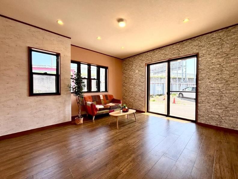 Renovated 4LDK House for Sale in Kita-ku, Saitama City - Thumbnail 3