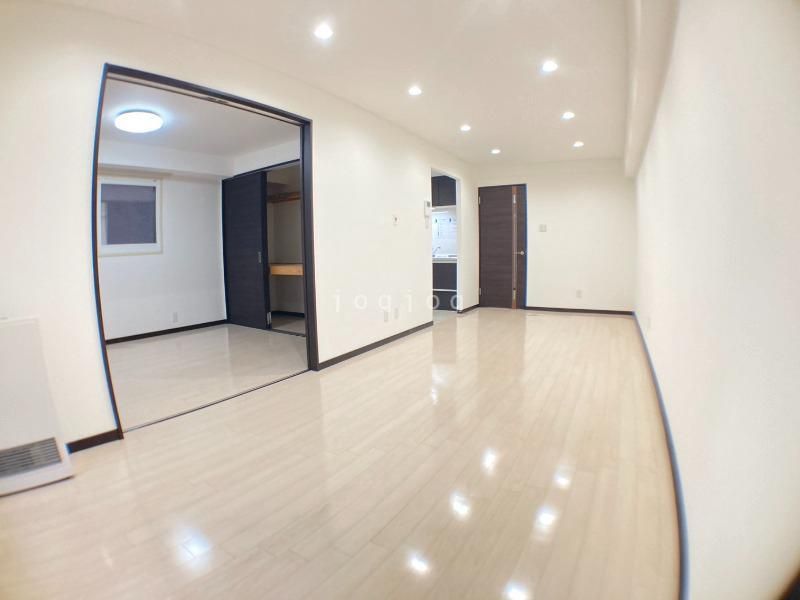 Renovated 3LDK Apartment for Sale in Central Sapporo | 71.43m² - Thumbnail 3