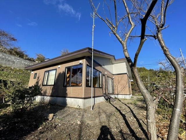 Used House in Noboribetsu with Large Land - Image 1