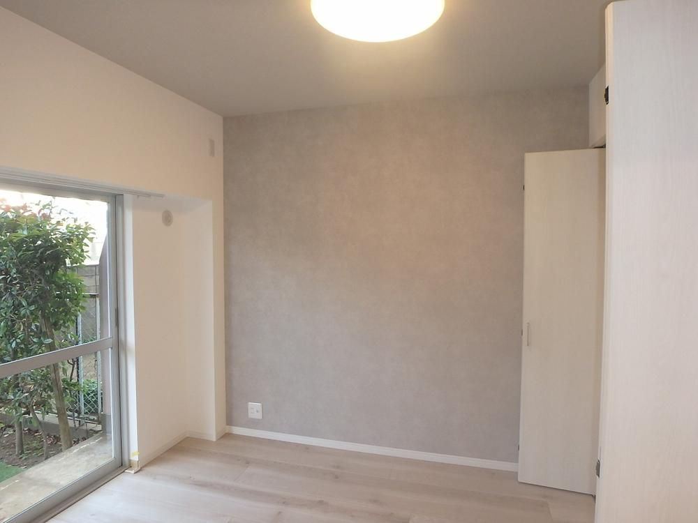 Renovated 2LDK Apartment in Funabashi with Private Garden - Thumbnail 3