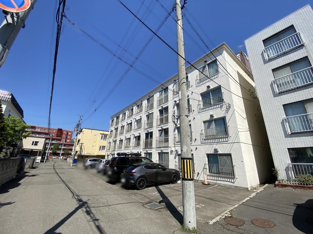 3LDK Apartment for Sale in Minami-ku, Sapporo - Thumbnail 2