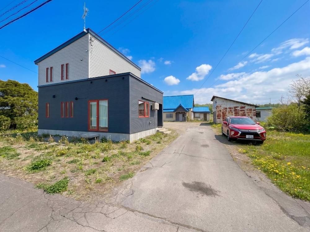 4LDK House with 1768m2 Land in Higashikagura, Hokkaido - Thumbnail 3