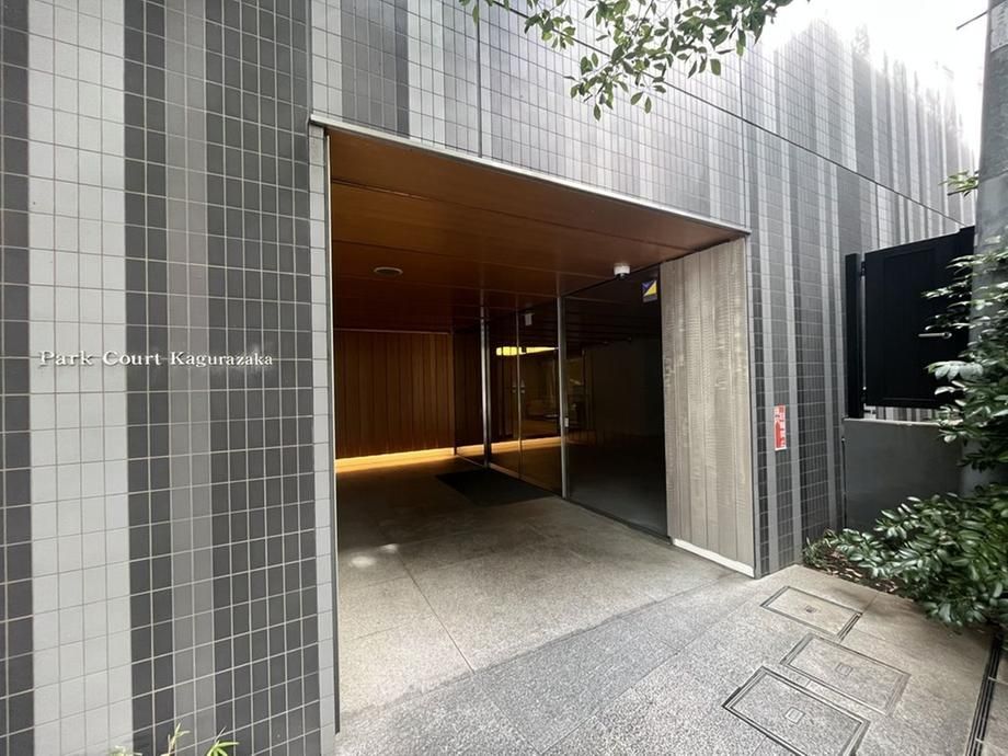 Renovated 2LDK Apartment for Sale in Kagurazaka, Shinjuku - Thumbnail 2