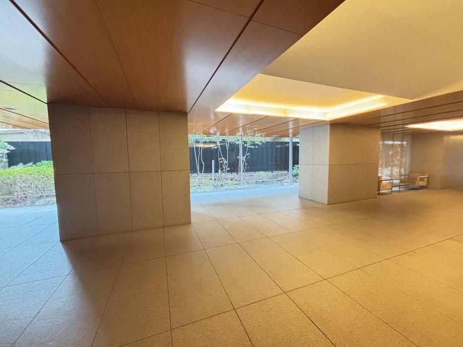 Renovated 2LDK Apartment for Sale in Kagurazaka, Shinjuku - Thumbnail 3