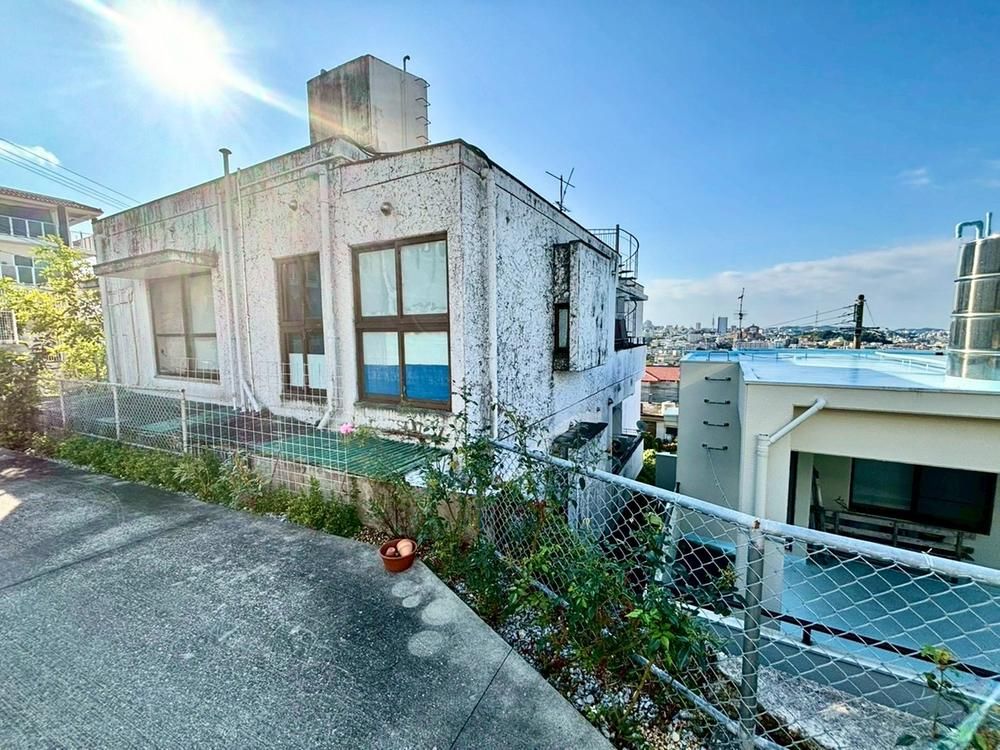 8LDK Multi-Generational House in Shuri, Naha, Okinawa - Thumbnail 4