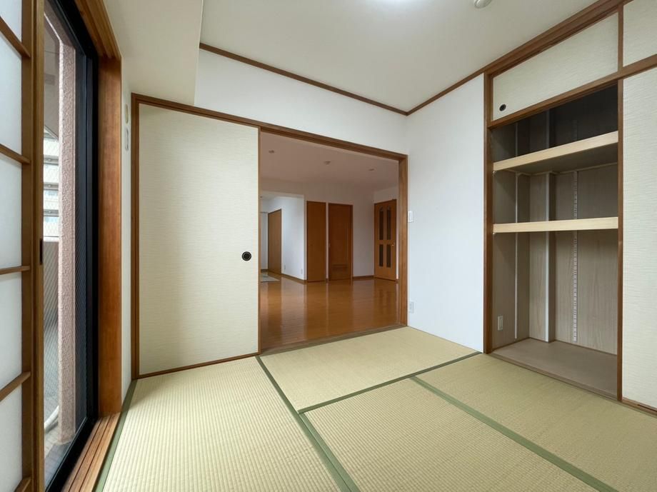 Renovated 2LDK Apartment for Sale in Matsuyama, Ehime - Thumbnail 4