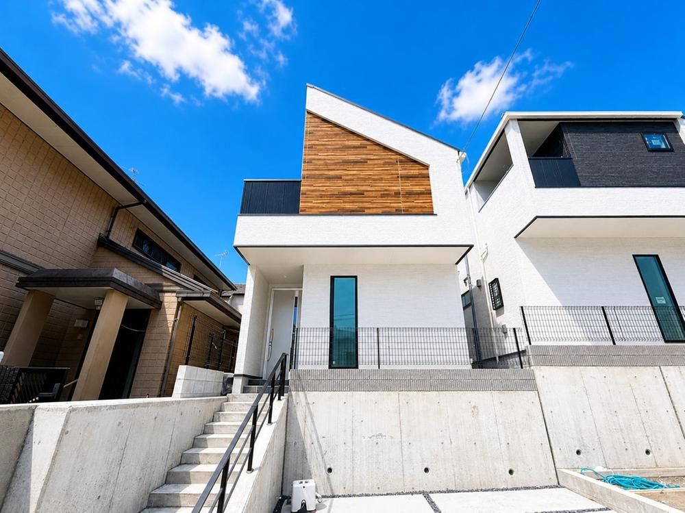 New 3LDK Detached House with ZEH Standards in Takatsuki - Image 1