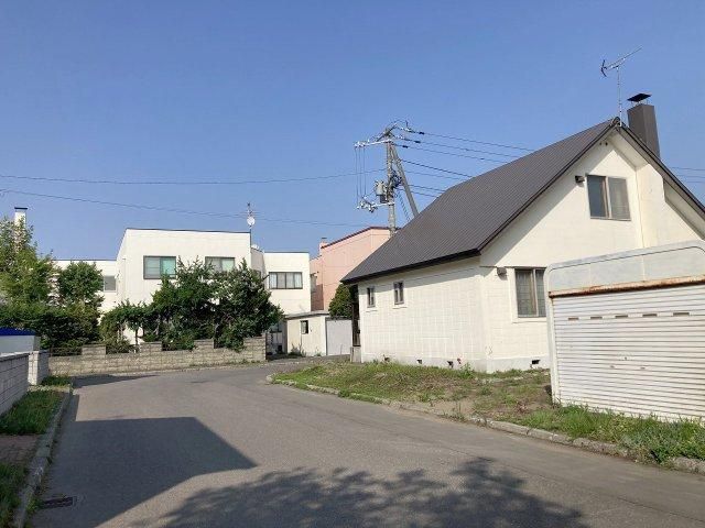 Land for Sale in Ishikari City, Hokkaido - 277.75 sqm Corner Lot - Thumbnail 2