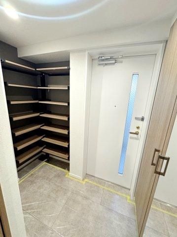 2LDK Apartment 52m² in Minami-ku, Saitama City - Thumbnail 2