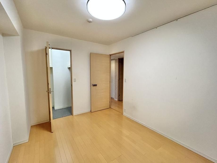 3LDK Apartment for Sale in Yokohama, Nishi-ku – 109.8 Million Yen - Thumbnail 3