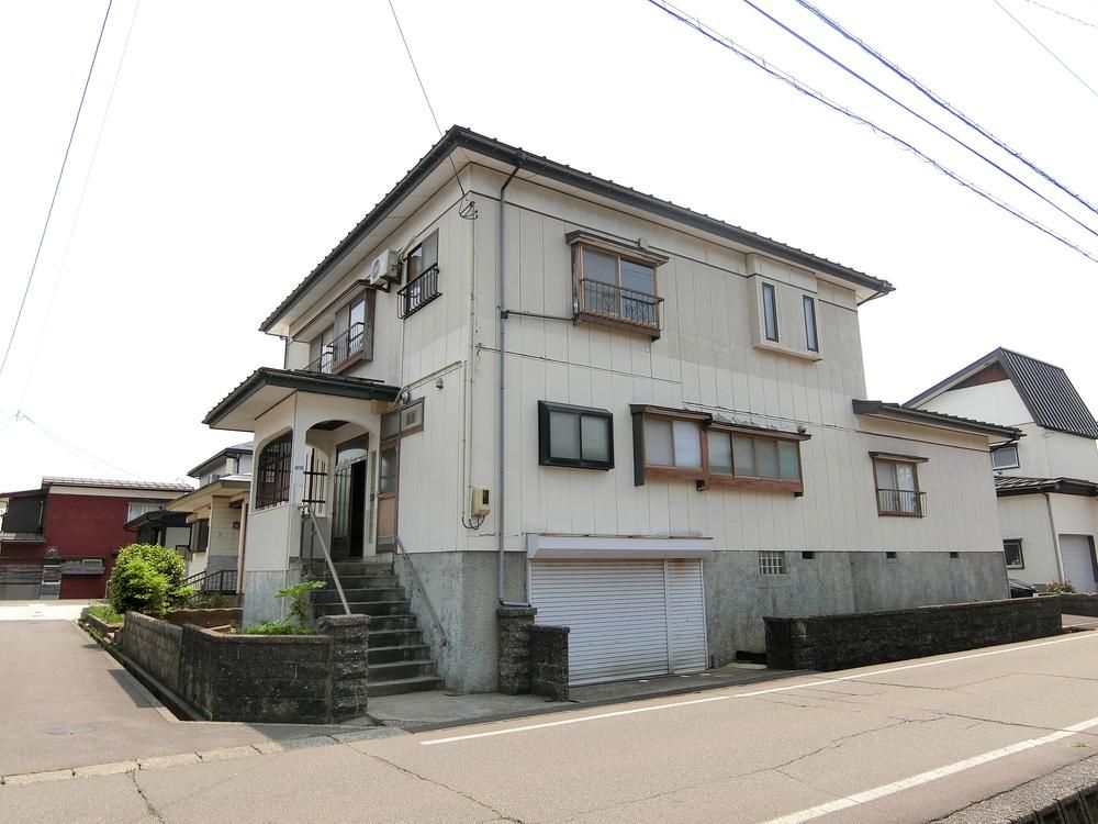 Spacious 6DK House for Sale in Joetsu, Niigata - Thumbnail 2