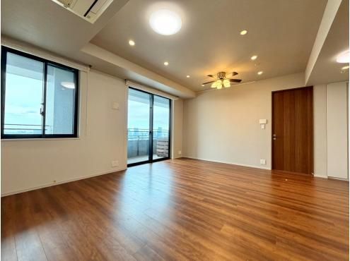 2LDK Apartment for Sale in Kachidoki, Chuo City, Tokyo - Thumbnail 4