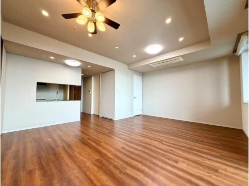 2LDK Apartment for Sale in Kachidoki, Chuo City, Tokyo - Thumbnail 3