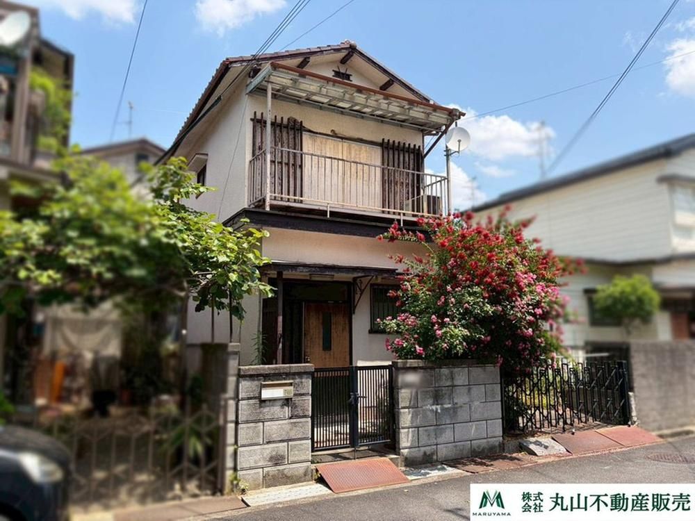 Land for Sale in Yamatokoriyama, Nara - 77m2 South-Facing Plot - Image 1