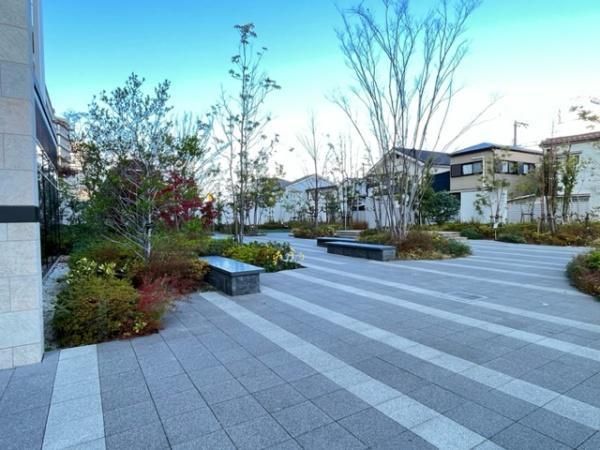 S.J.C Residences 3LDK Apartment with Private Garden in Sakai - Thumbnail 3