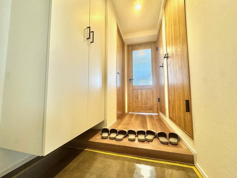 Renovated 3LDK Apartment Near Hiratsuka Station in Kawasaki - Thumbnail 2