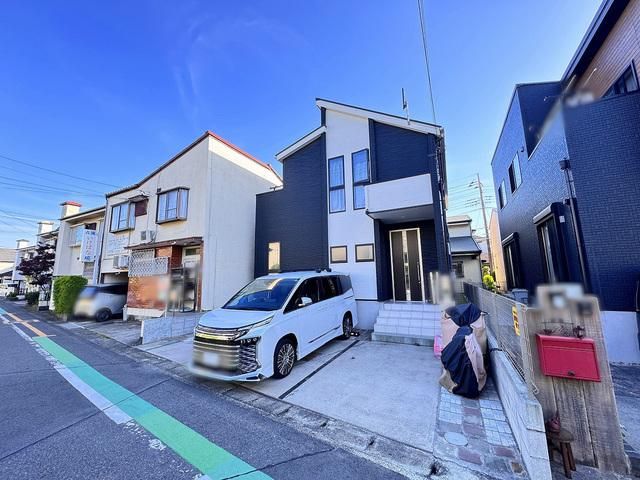 4LDK Detached House for Sale in Nishi-ku, Saitama City - Thumbnail 2