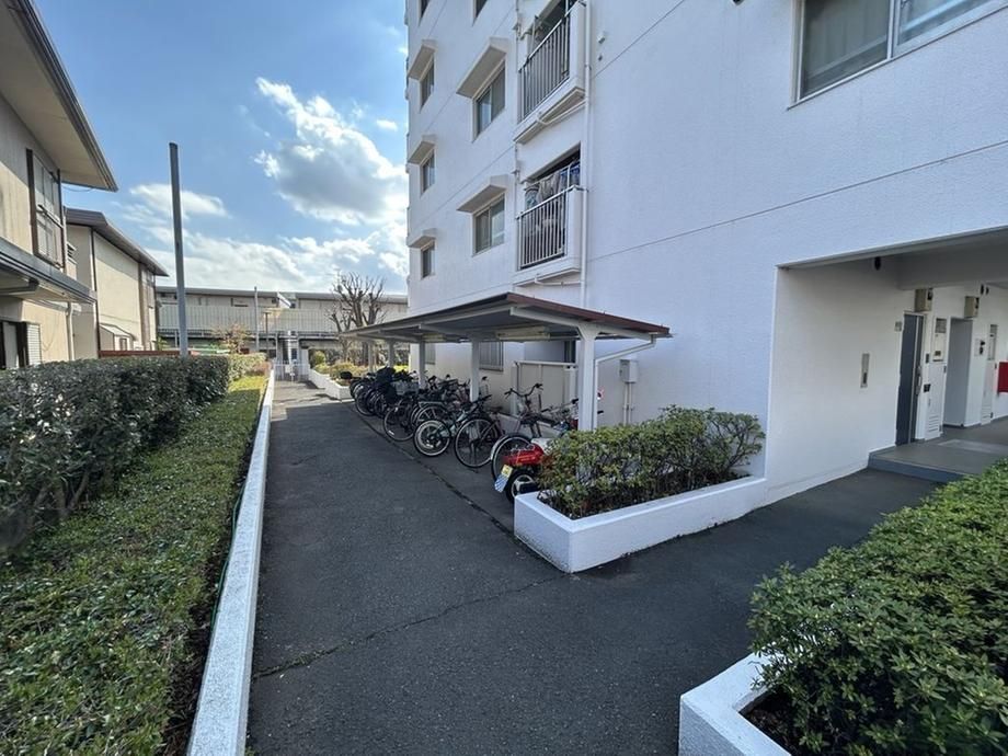 2DK Apartment for Sale Near Mukogaoka Yuen Station, Kawasaki - Thumbnail 3