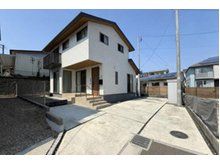 4-Year-Old Custom Sekisui House with Solar & Ene-Farm in Sendai - Thumbnail 3