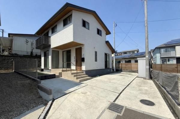 4-Year-Old Custom Sekisui House with Solar & Ene-Farm in Sendai - Thumbnail 2