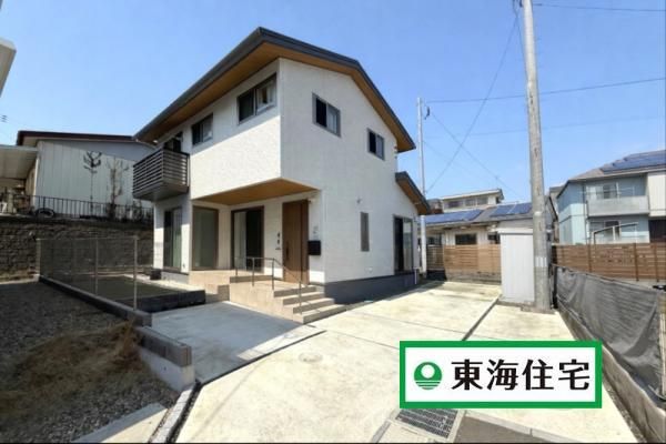 4-Year-Old Custom Sekisui House with Solar & Ene-Farm in Sendai - Thumbnail 4