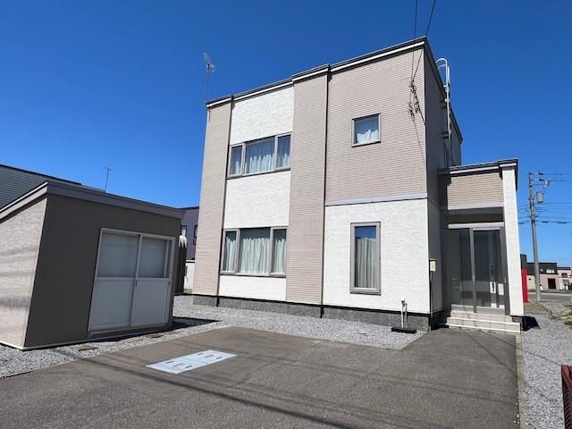 4LDK Detached House for Sale in Takikawa, Hokkaido - 109m2 - Image 1