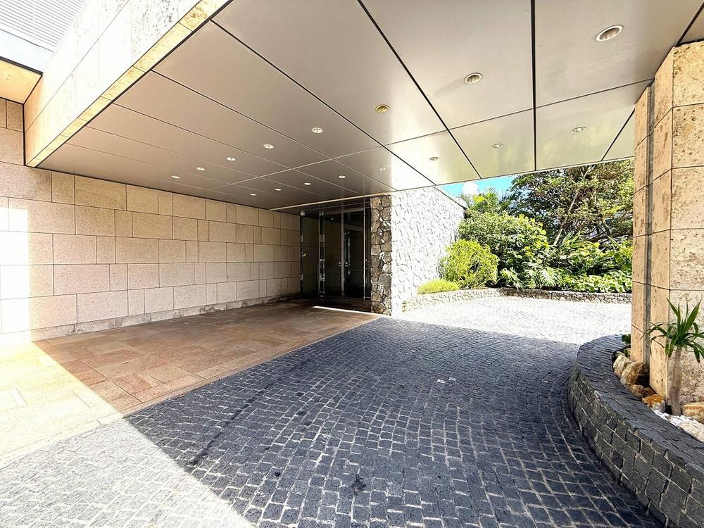 2LDK Apartment for Sale in Naha, Okinawa - 68.25 sqm - Thumbnail 4