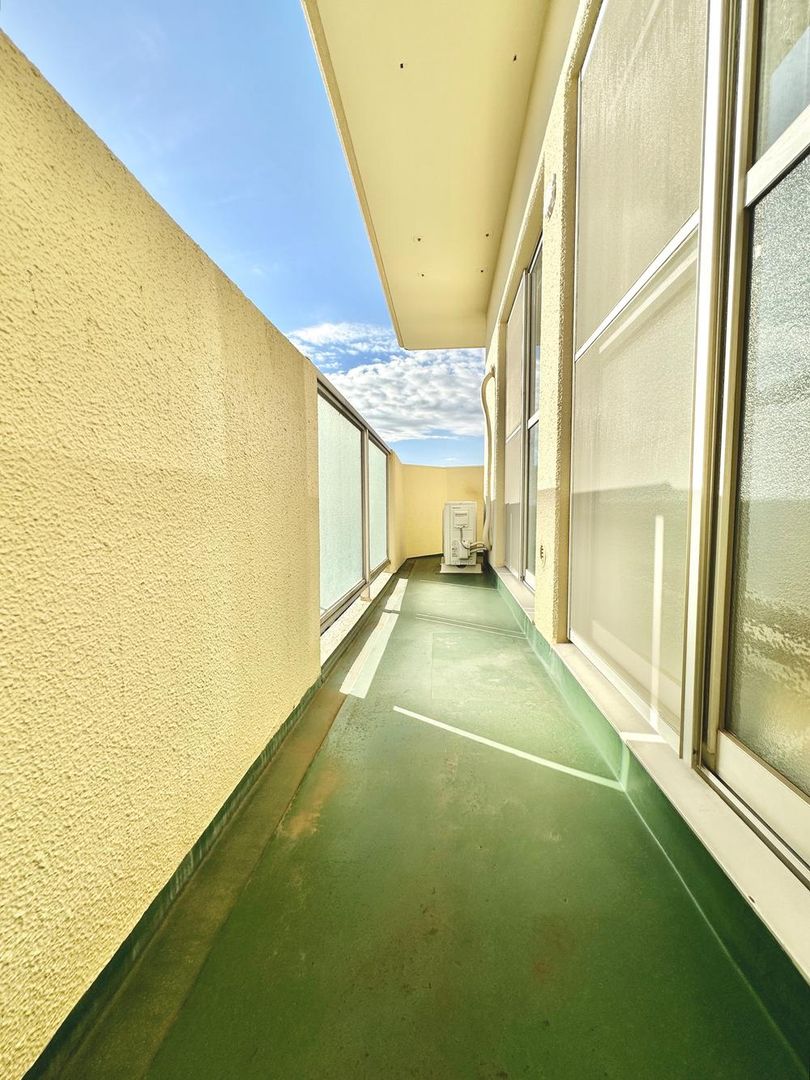 Renovated 2LDK Apartment in Yokosuka with Roof Balcony - Thumbnail 2
