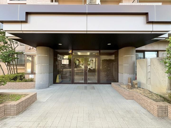 Renovated 3LDK Corner Apartment in Sendai Taihaku 59.1m2 - Thumbnail 3