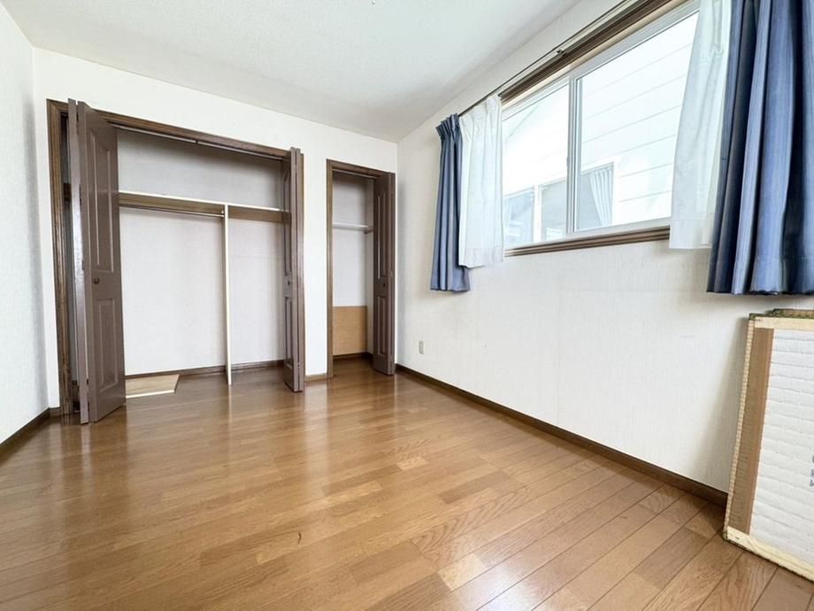4LDK House for Sale in Shikokuchuo City, Ehime - Thumbnail 2