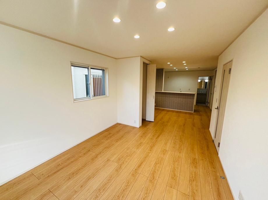 4LDK Detached House for Sale in Tokorozawa, Saitama - 105m² Land - Thumbnail 4