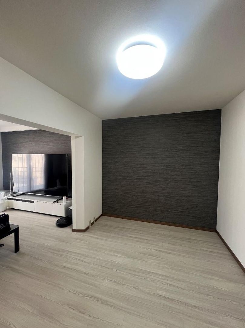 Renovated 2LDK Apartment for Sale in Sapporo Higashi-ku - Thumbnail 4