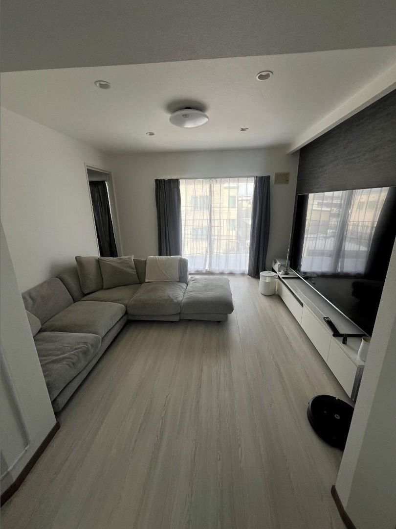 Renovated 2LDK Apartment for Sale in Sapporo Higashi-ku - Thumbnail 3