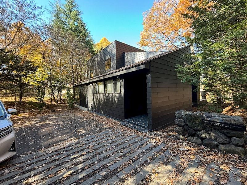 Luxury Designer House with Mount Asama Views in Karuizawa - Thumbnail 2