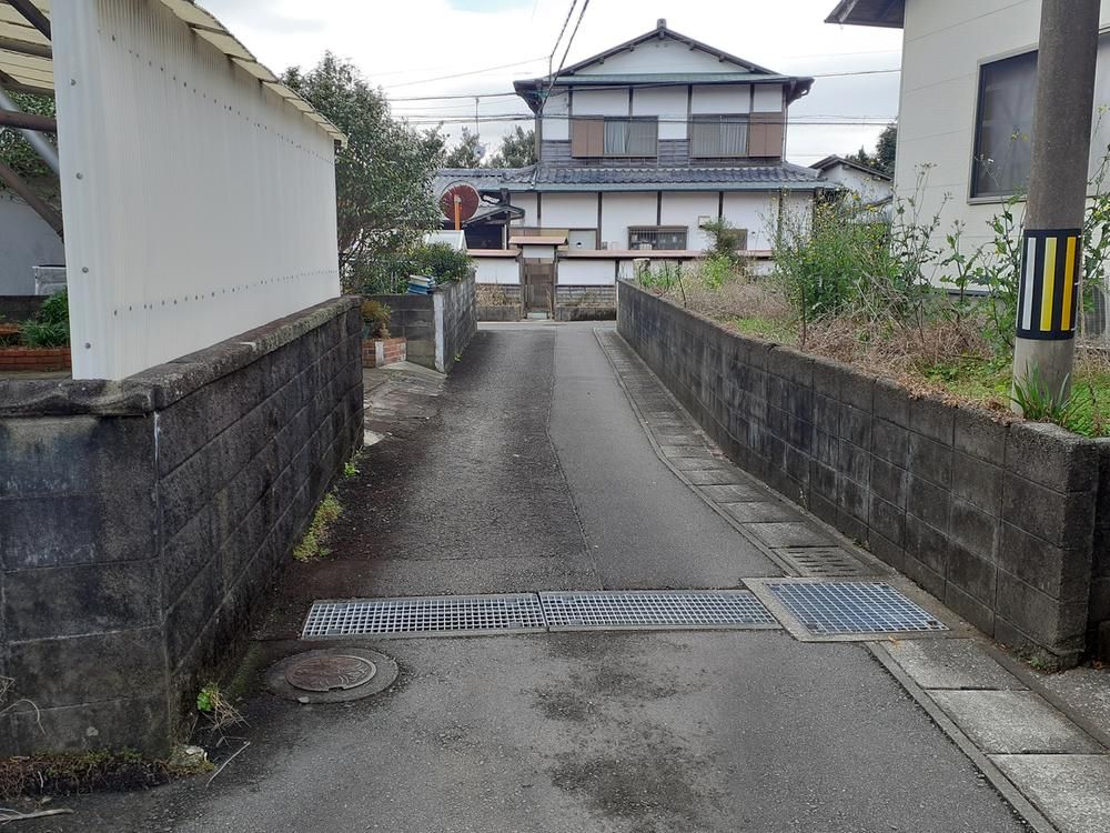 5DK House for Sale in Miyazaki City with Garden - 12,000,000 Yen - Thumbnail 2