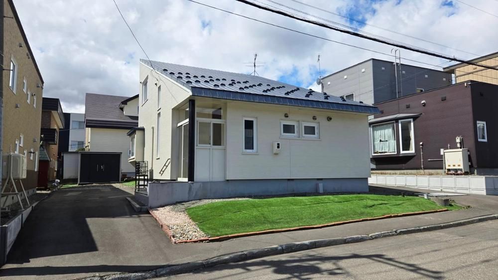 3LDK+S Detached House for Sale in Midorigaoka, Ebetsu - Thumbnail 2