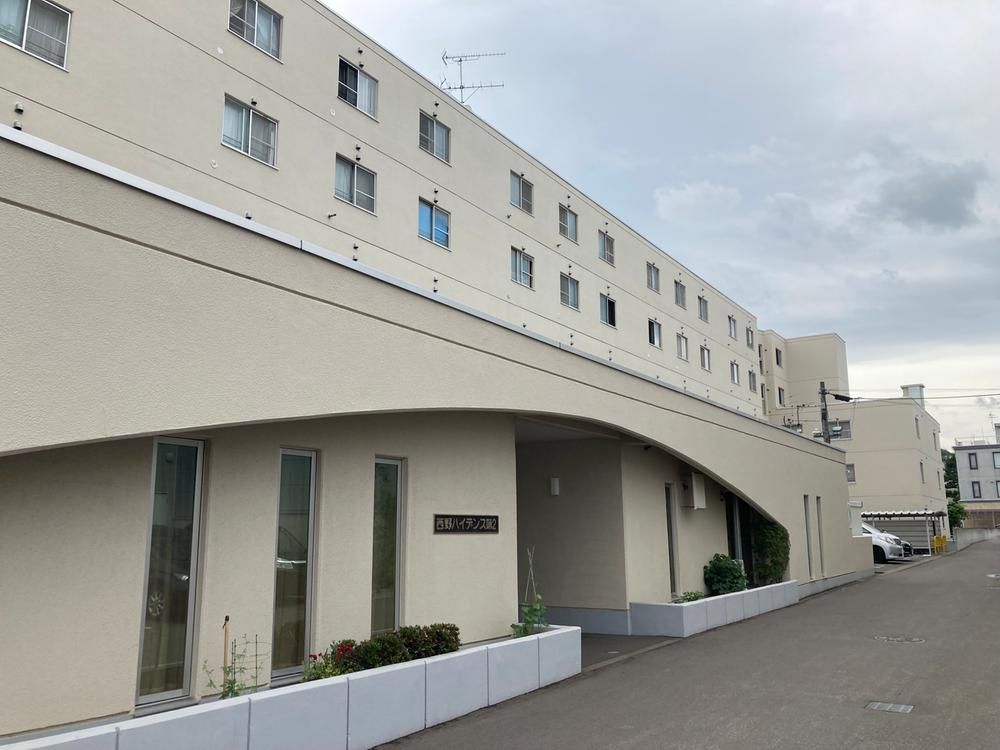 3LDK Apartment for Sale in Nishi-ku, Sapporo – 75m2 – 4.5 Million Yen - Thumbnail 2