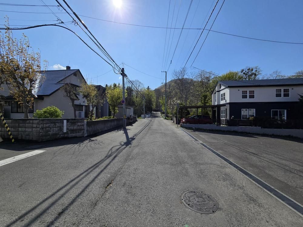 837 sqm Land for Sale in Maruyama Nishi-machi, Sapporo - Thumbnail 2