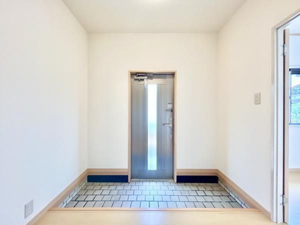 Renovated 3LDK House in Kochi City – 97m2 Near Asakura Station - Thumbnail 3
