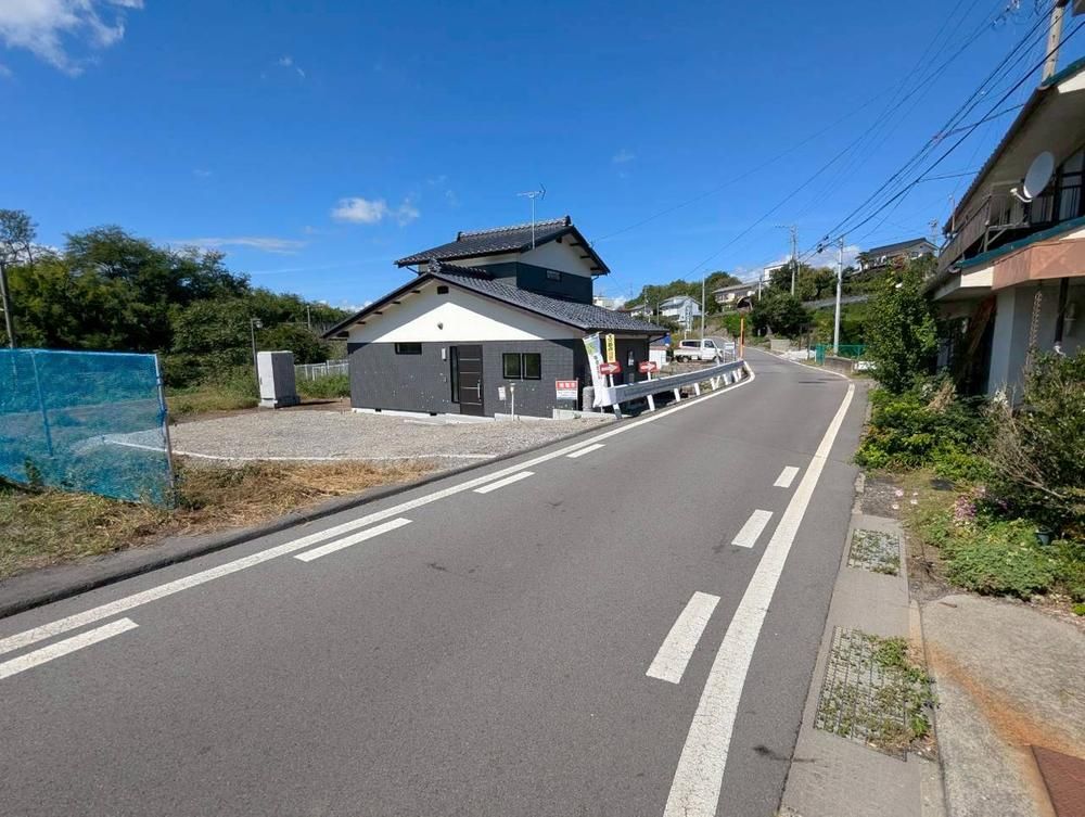 Renovated 5LDK House on 384m² Land in Tōmi, Nagano - Thumbnail 4