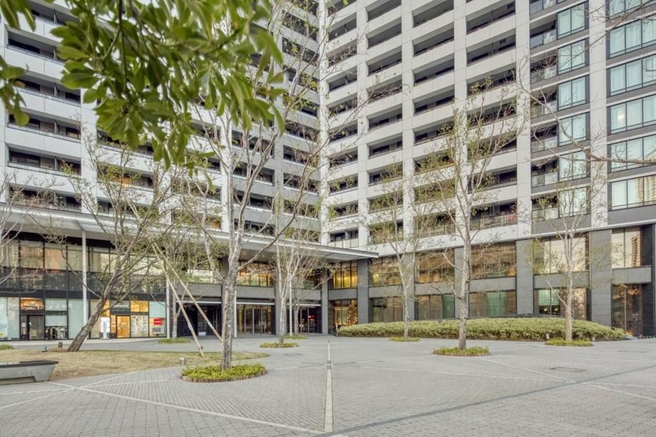 2LDK Apartment for Sale in Kachidoki, Chuo, Tokyo - 79.84m2 - Thumbnail 2