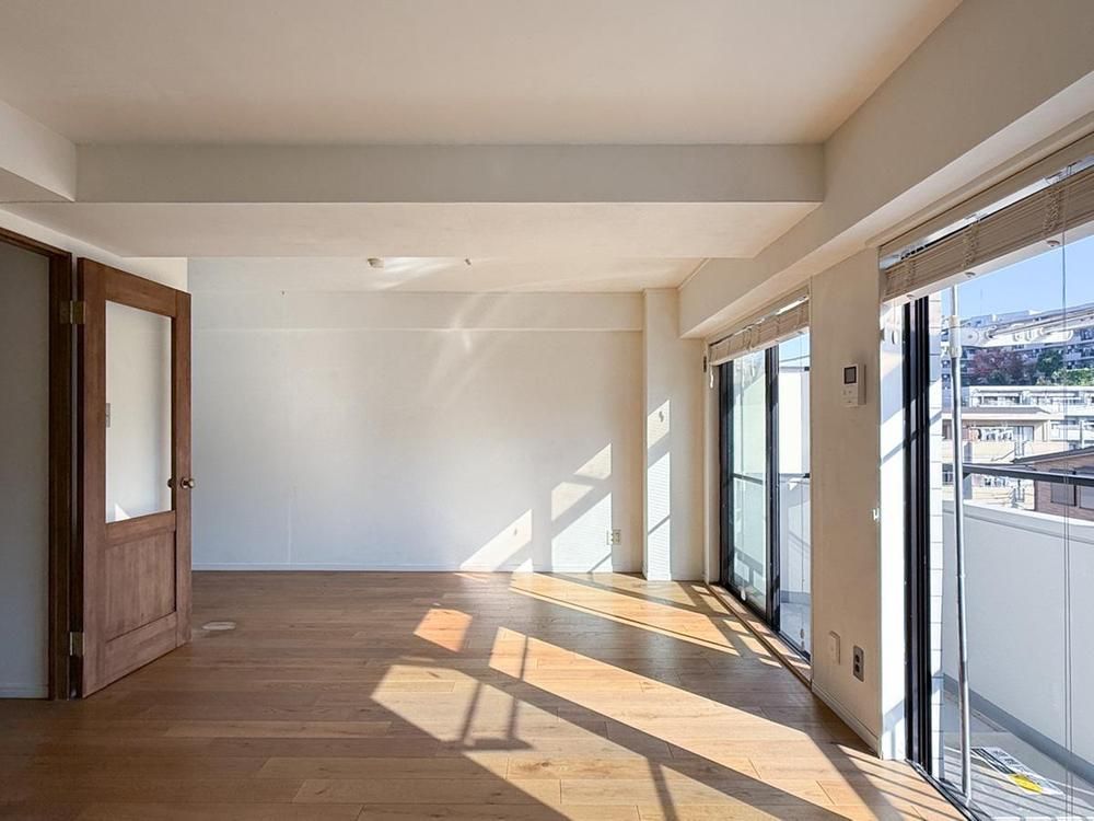 Renovated 1LDK Apartment in Kawasaki Takatsu Ward - Thumbnail 4