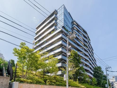 3LDK Apartment for Sale in Shibuya, Tokyo - 75m2 - Thumbnail 2