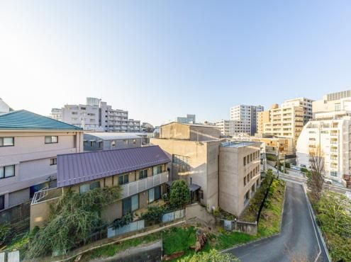 3LDK Apartment for Sale in Shibuya, Tokyo - 75m2 - Thumbnail 4