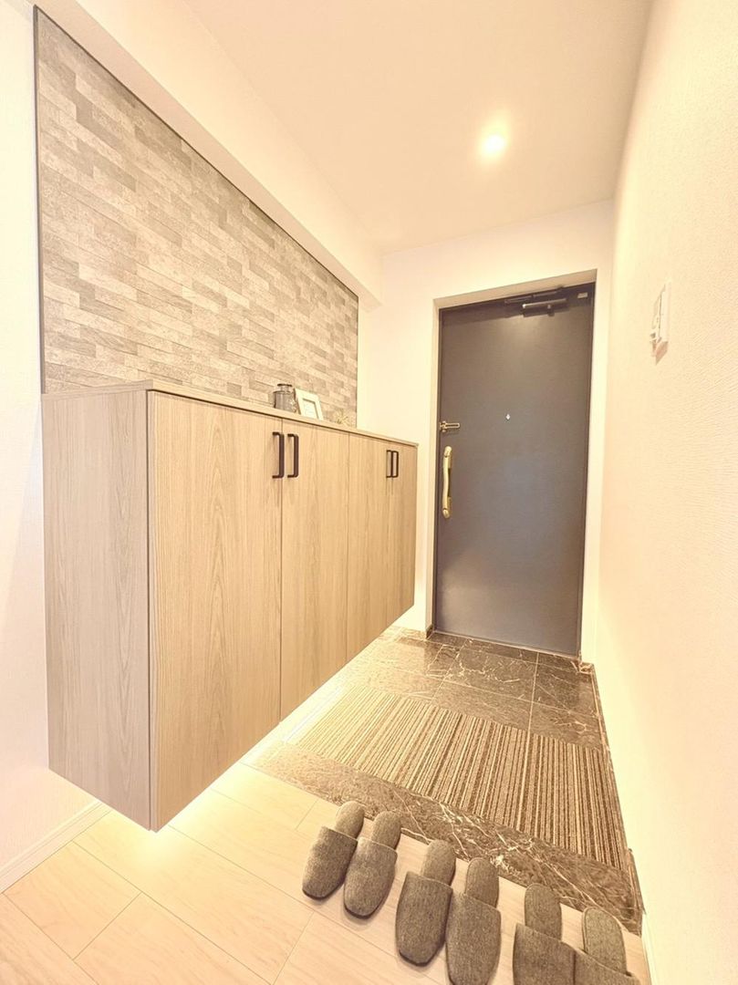Renovated 4LDK Apartment in Central Sapporo, 92.74m² - Thumbnail 3