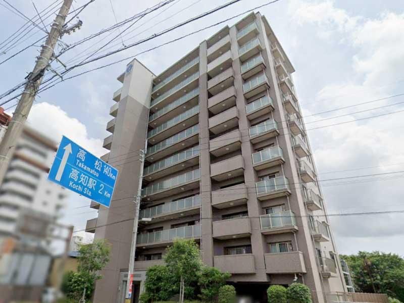 2LDK Apartment for Sale in Kochi City - 68m² - Thumbnail 3