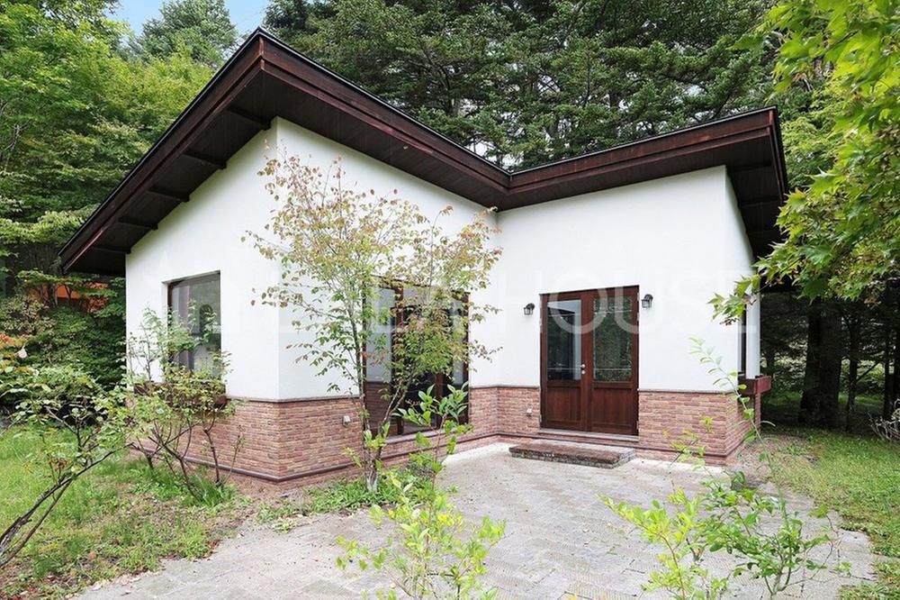 Luxury 4LDK+S Villa in Karuizawa with Guest House - Thumbnail 2